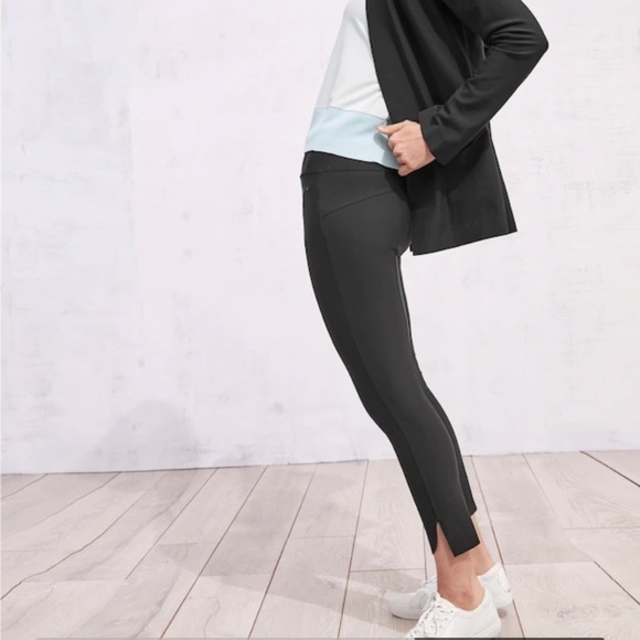 Athleta Blk/Nvy Stellar Tight Leggings - Picture 5 of 11
